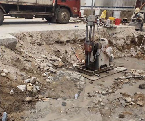 南芬公路下沉压浆